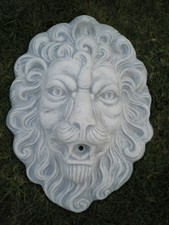 Statuen, Wandbrunnen