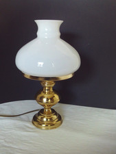 Messing Tischlampe Glasschirm Antik Stil wie Petroleumlampe elektrisch Vintage