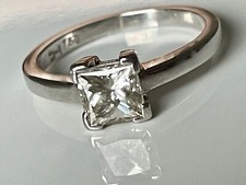 RING mit 1,12 KARAT Natur