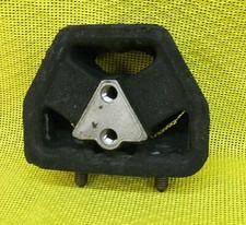 Neuteil Opel Kadett D 1.0 1.2  Ascona C Motor Dämfungsblock 684186 vorne rechts 