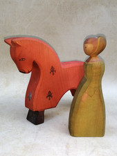 Ostheimer Figur Ritter-Pferd Höhe 13 cm und Burgfräulein Höhe 13,5 cm Holz