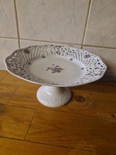Porzellan-Schale mit Fuß