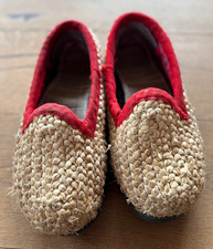 Strohschuhe / Hexenschuhe / Hausschuhe – Größe EU 43 / UK 9