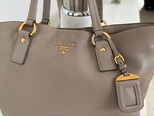Original PRADA Bag Shopper Tasche Leder Grau Schulterriemen Vitello Daino Gold