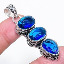 Handgefertigter blauer