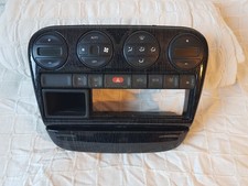  Opel Omega B1 - Mittelkonsole / Bedienelemente schwarz mit Schaltern