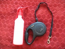 Hund - Leine und Wasserflasche für einen Hund - Günstig
