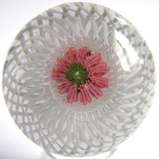 Briefbeschwerer Paperweight LAUSCHA ANTIK Millefiori auf Latticinio Spiralkissen