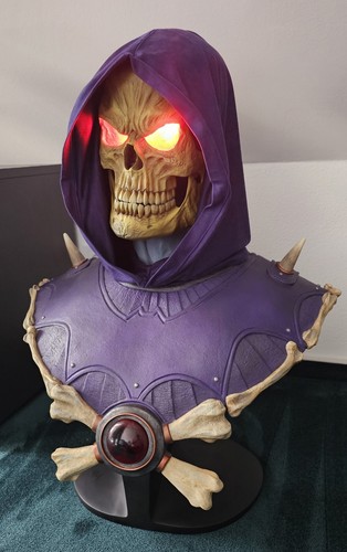 Skeletor life size bust - life,