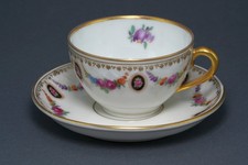 Mokkatasse mit Untertasse Schumann Dresden, florales Muster, Golddekor