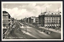 Berlin, Unter den Linden, Straßenansichrt mit Hotel Adlon, Ansichtskarte 