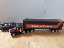 Auto mit Kabelfernsteuerung