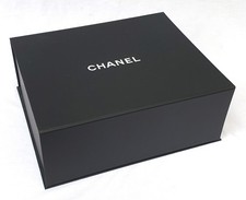 CHANEL Klappkarton für Tasche mit Magnetverschluß 33x26,8x13 cm + Seidenpapier