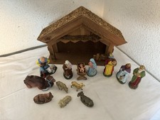 Weihnachtskrippe mit Figuren 0