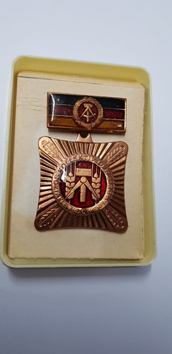 Ddr orden kollektiv der - *kollektiv,