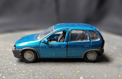 Opel corsa türig türkis - türkis,