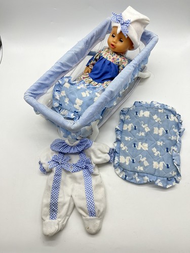 Puppe mit bett - bett, und
