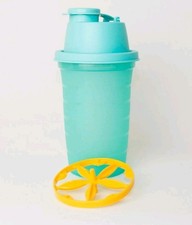 Tupperware shake shaker - it,