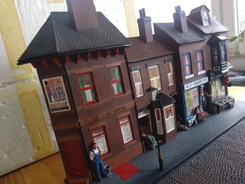 Street diorama slot - street,