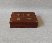 Spielkartenbox aus Holz mit