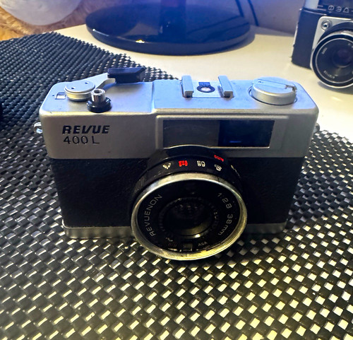 Revue 400 - revue, l