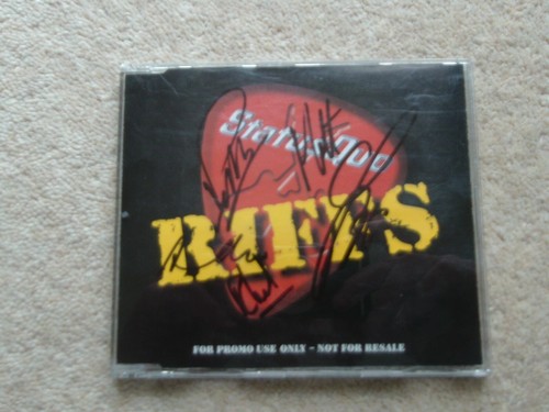Status quo autographs - status,