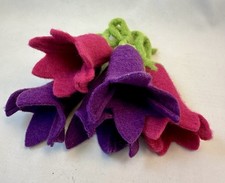 5 Blüten aus Filz gefilzt