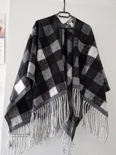 Toller warmer  Poncho - Tuch karriert Gr. M  25% Wolle 7% Alpaka 