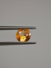 Saphir 0.61ct Rund VS – Gelb Brilliant-Schliff – Beryllium behandelt Tansania