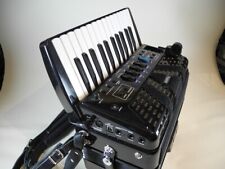 Roland V-Akkordeon FR1x Power-Extension inkl. 8x Eneloop-Akku + Ladegerät