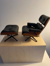 CHARLES EAMES - LOUNGE CHAIR -