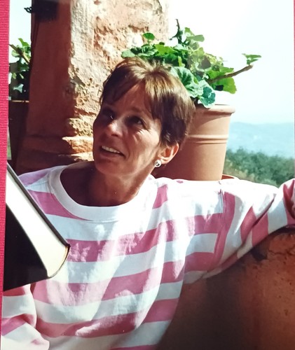 Frau sitzt gespräch - frau, auf