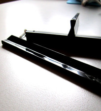 Möbelgriffe 8 Stk., Schwarzer schwerer Kunststoff, Bohrung 128 mm + Schrauben