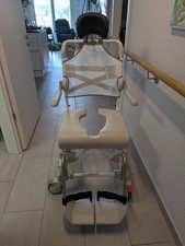 Dusch- Toilettenrollstuhl mit Rückenverstellung un