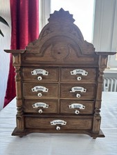 Antikes Gewürzschränkchen