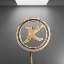 Sammler Pin - KFZ/AUTO - Kässbohrer - "Logo" Nadel - Top-Zustand - Rar/Selten