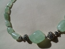 Lange, schwere Halskette mit