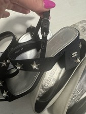 CHANEL Sandalen Wildleder