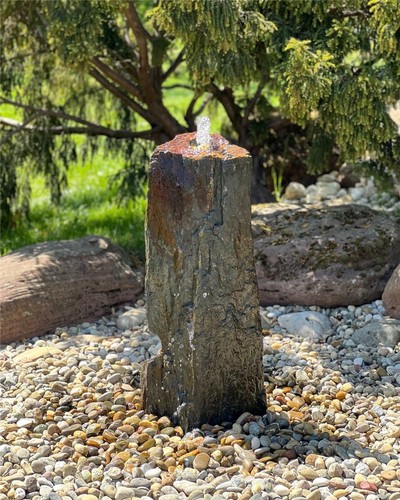 Quellstein schiefer monolith - schiefer,