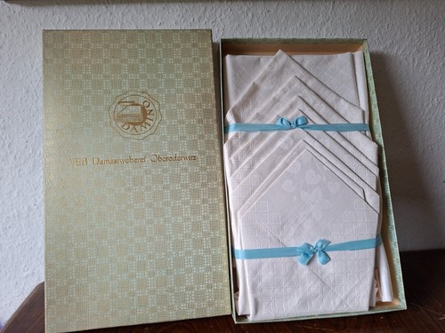 Ddr tischdecke mit servietten - ddr,