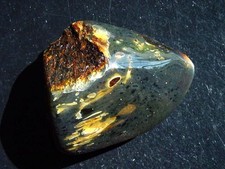 Blauer Bernstein / blue Amber