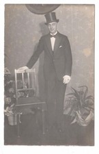 M 305- Foto AK* W. Gutzmann im Anzug & Zylinder * 1928