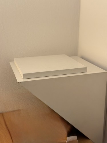 Wandsockel für skulpturen - für,