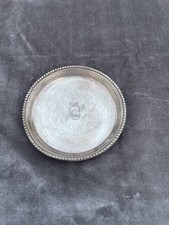 Untersetzer, Pokal, versilbert, aber nicht magnetisch, gebraucht, angelaufen