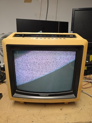 Sony trinitron 1400ub - sony,