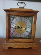 Vintage Howard & Miller Kaminuhr mit Westminster Gong und Schlüssel