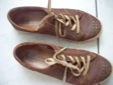 Josef Seibel Sneakers Freizeitschuhe aus Leder Nieten braun Größe 38