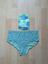 On that Ass QWIN Damen