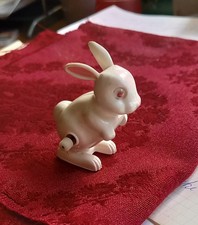 Aufziehfigur weißer Hase