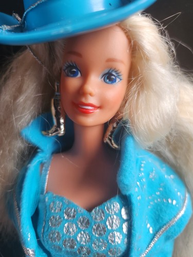 Barbie western stampin puppe - western,